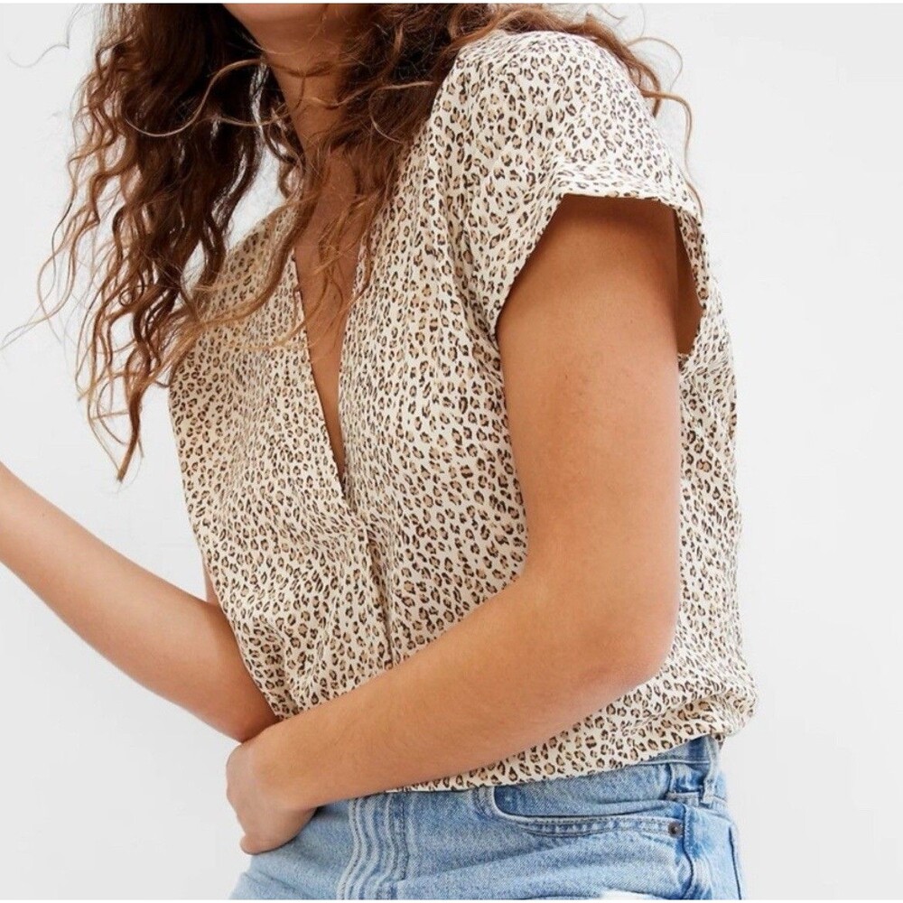 GAP XXL Short Sleeve Shirt Women's Cheetah Print blouse Career Wear